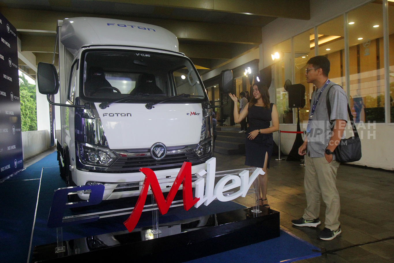 Dukung Kendaraan Ramah Lingkungan, Foton Indonesia Luncurkan Truk Listrik eMiler